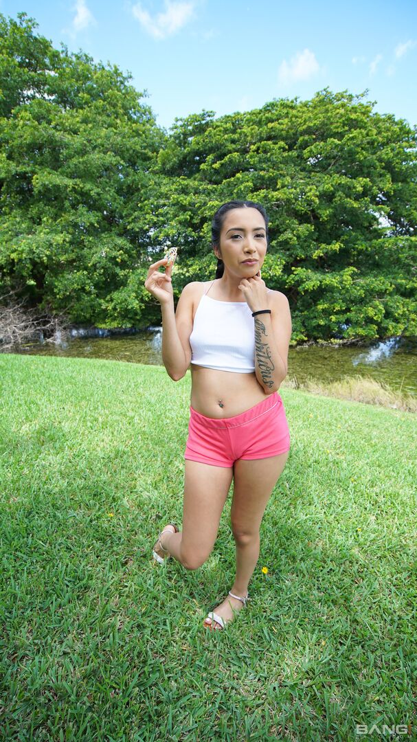 Paulina Ruiz Loves The Feeling Of Hard Dick In Her Mouth