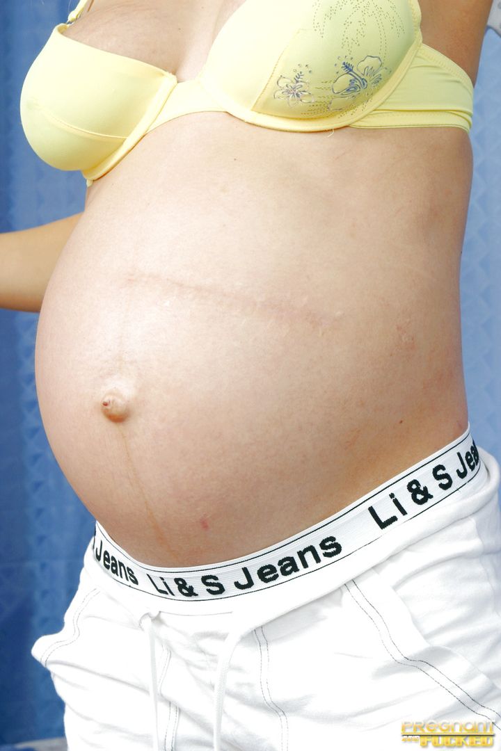Pregnant toy play HDVPRG005