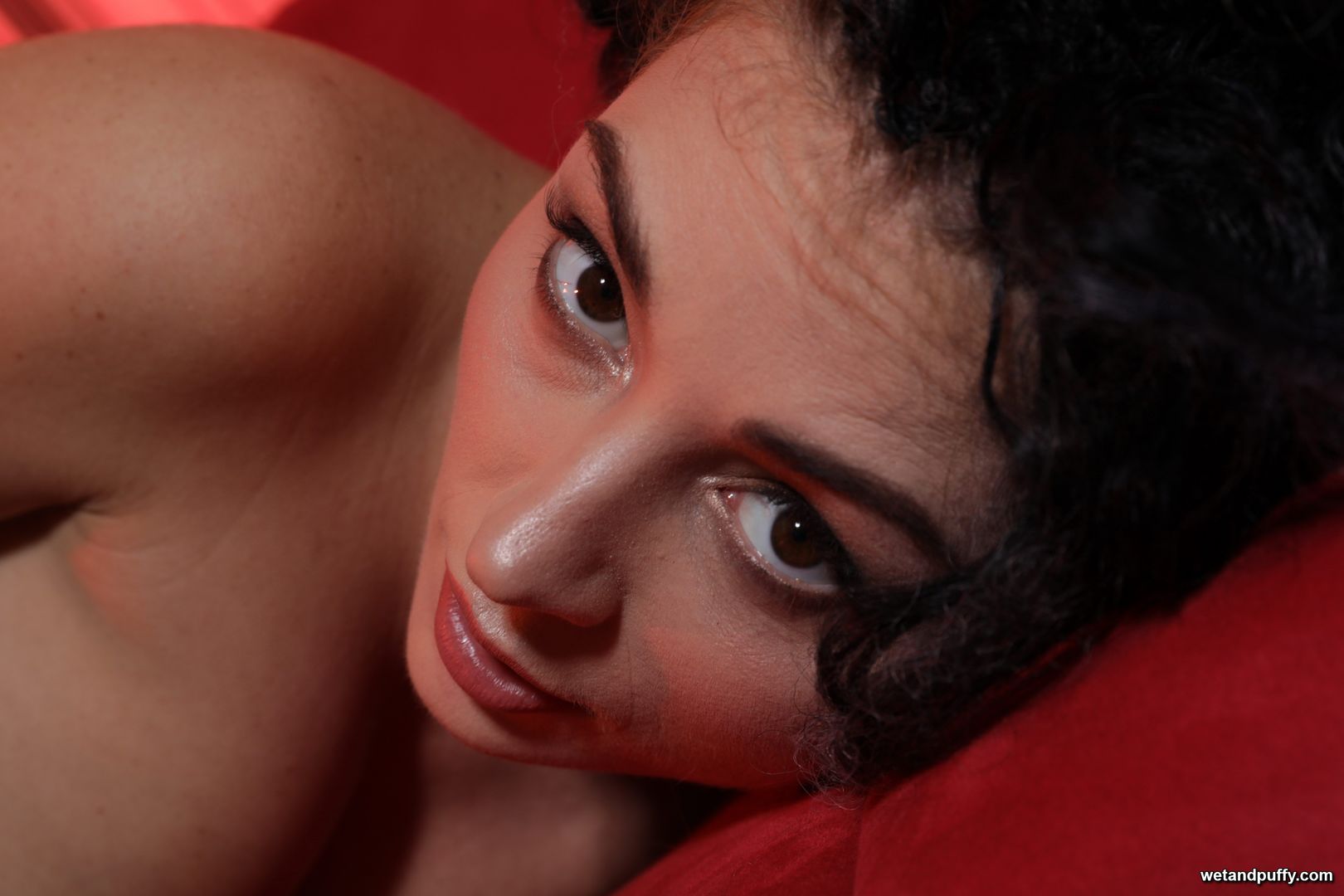 LEYLA — SENSUAL IN BLACK