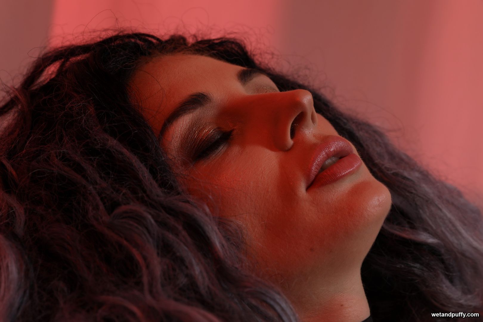 LEYLA — SENSUAL IN BLACK