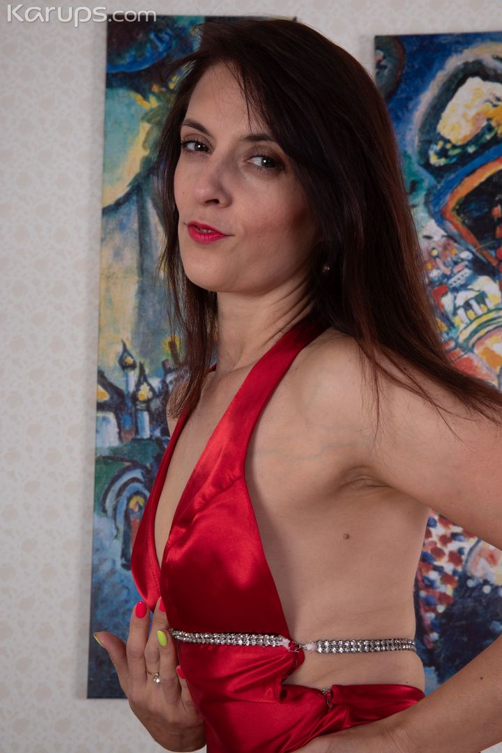 RED DRESS STRIP
