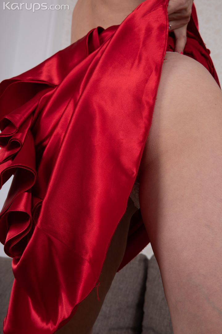 RED DRESS STRIP