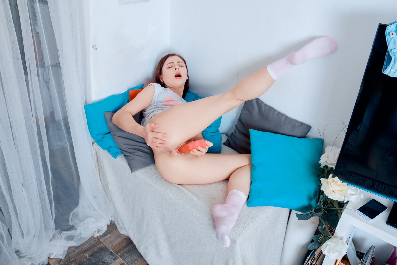 Cutie toys pussy after a video chat