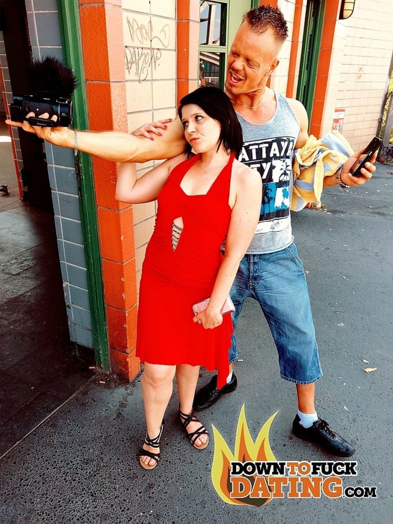 Mini Hotcore: Takes Cock In Public