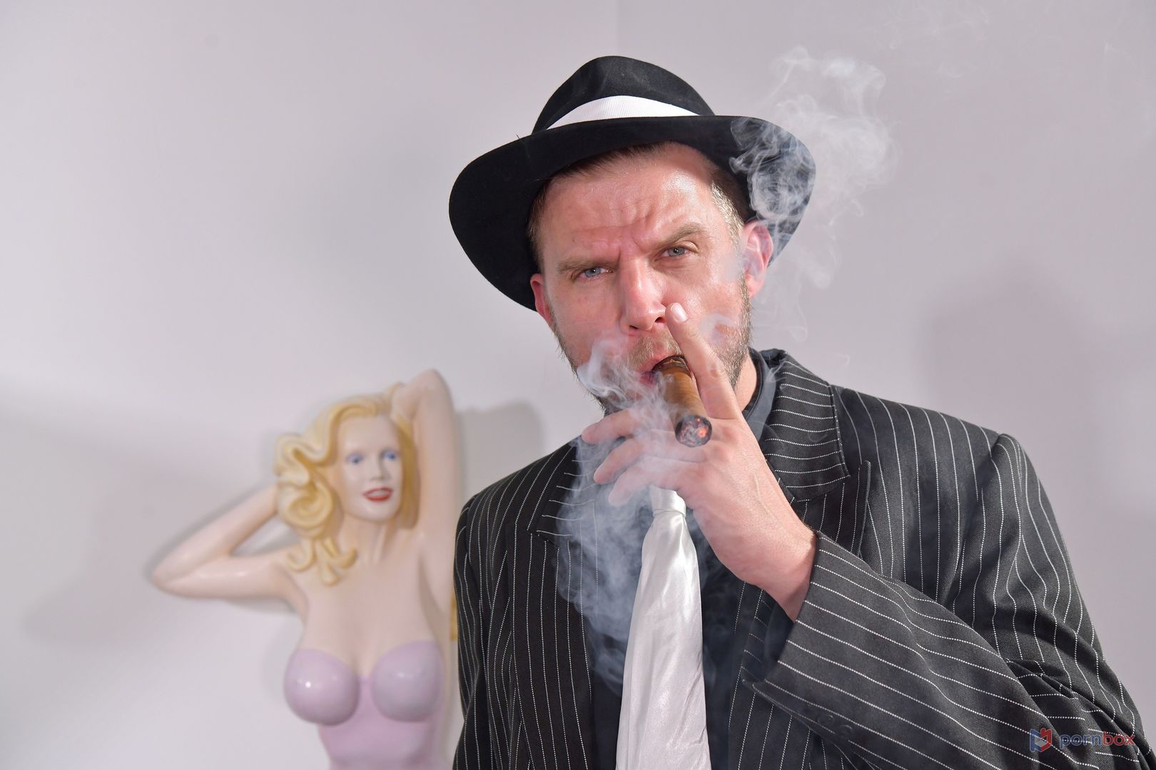 Vintage DP: Busty Pianist Kitana Lure Plugged in All Holes by 2 Gangsters GP2110