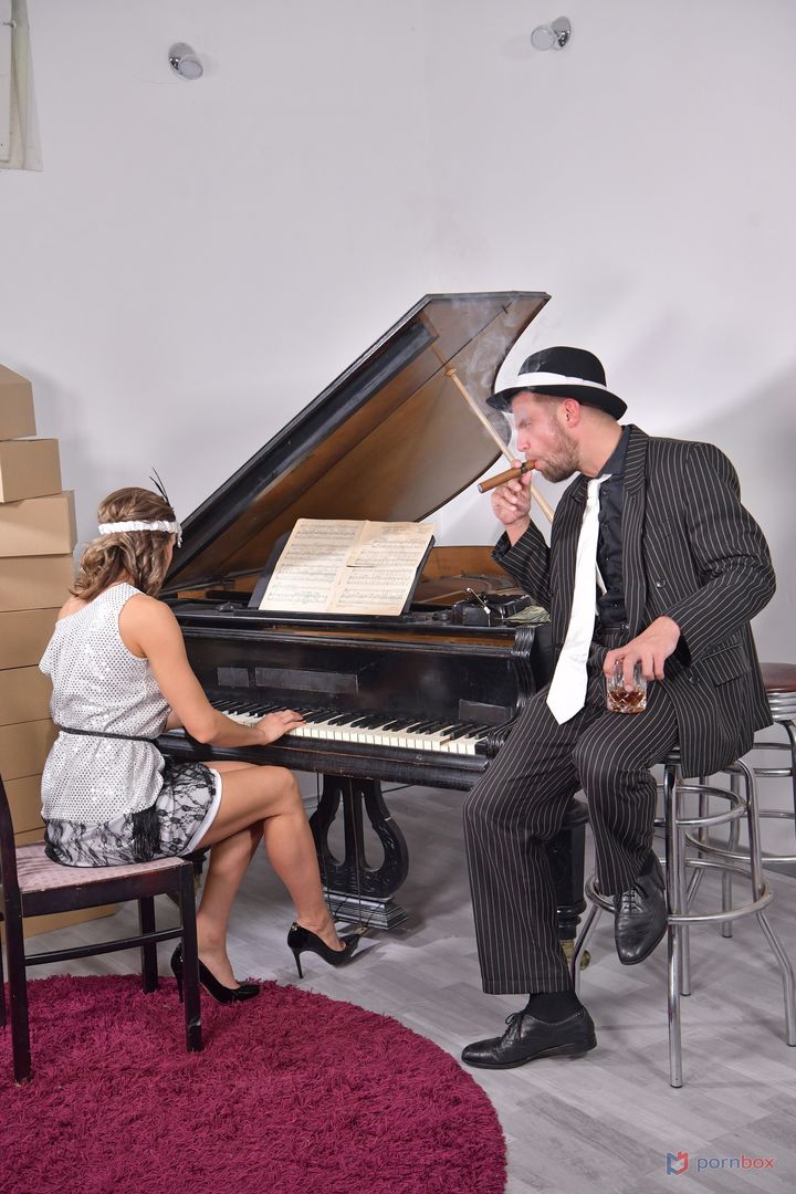 Vintage DP: Busty Pianist Kitana Lure Plugged in All Holes by 2 Gangsters GP2110