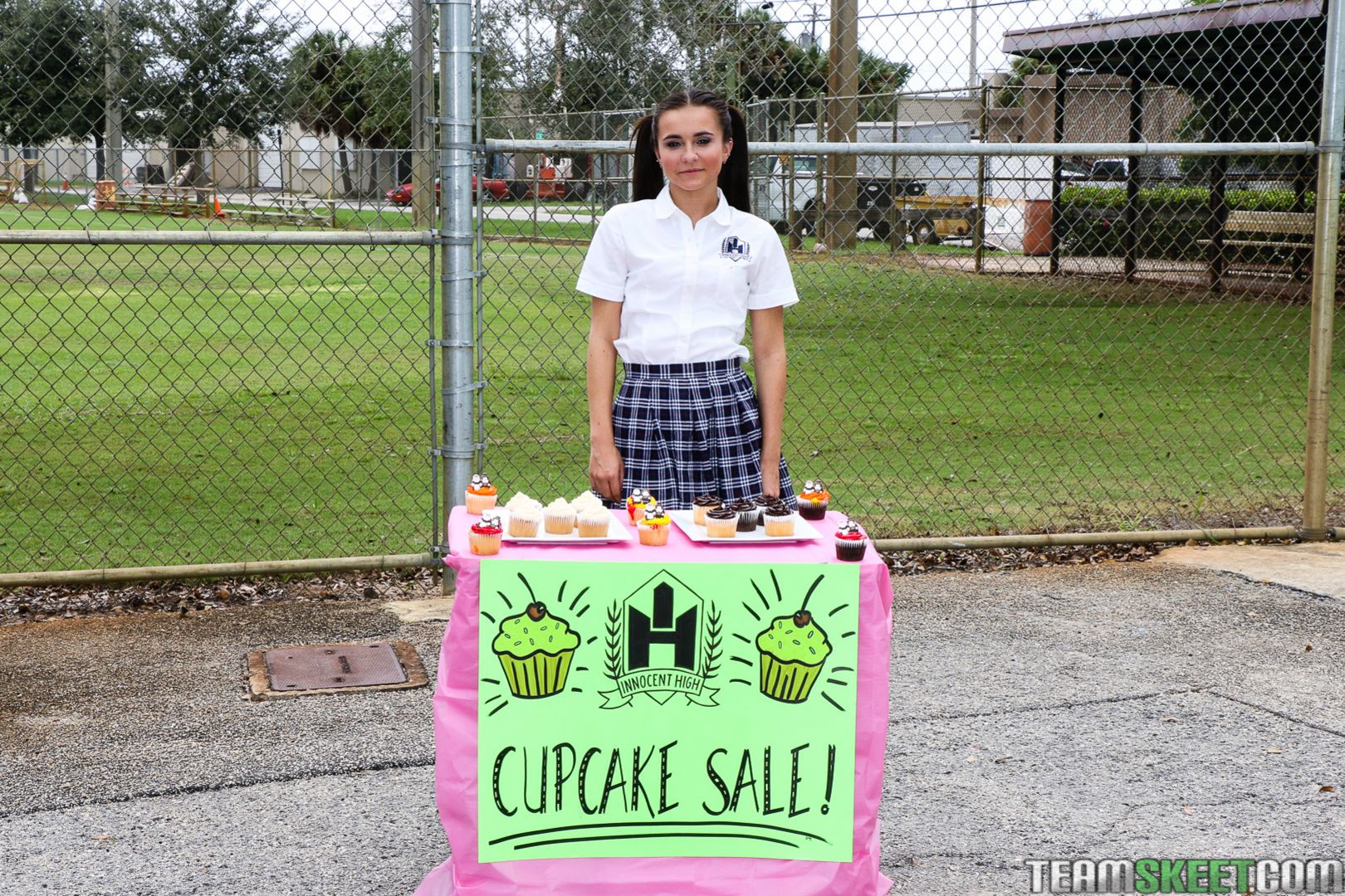 Kharlies Cupcake Sale