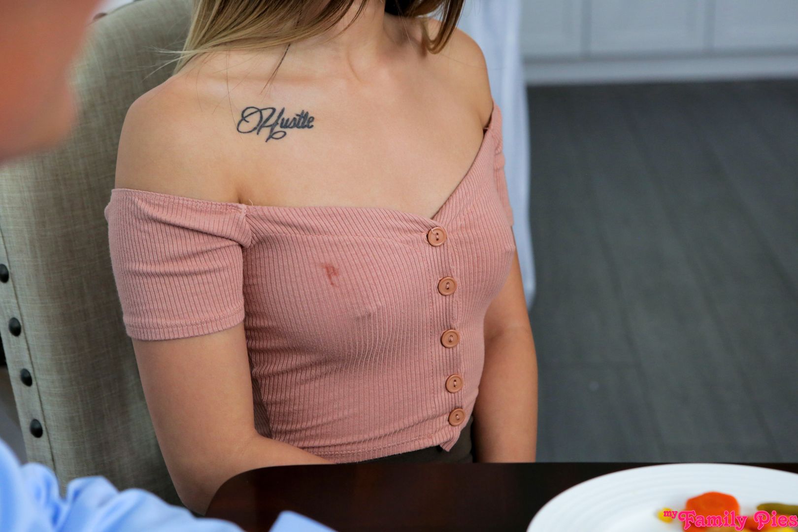 Stepbrother Is Thankful For His Penis - S22:E3