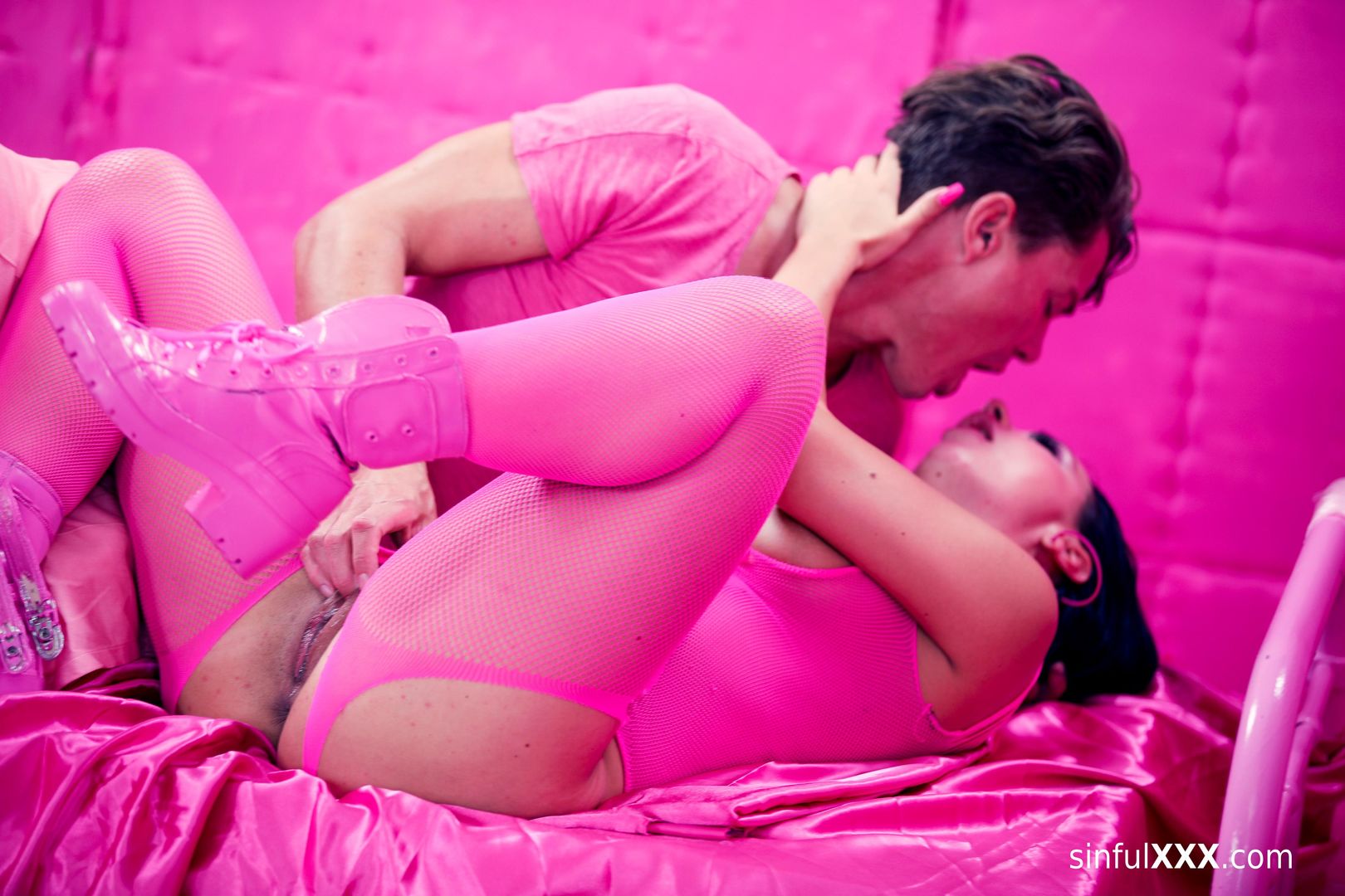 Colors of Sin - Pink 2