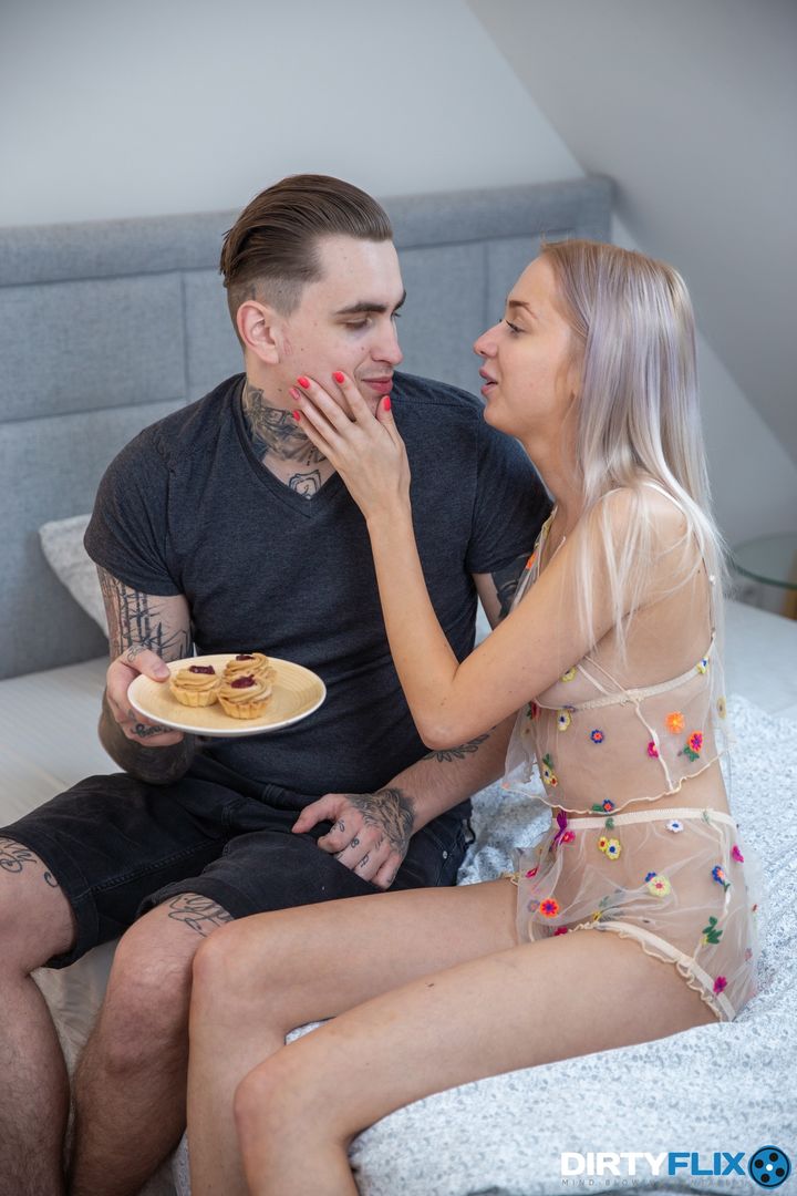 Teeny enjoys slow sensual fuck