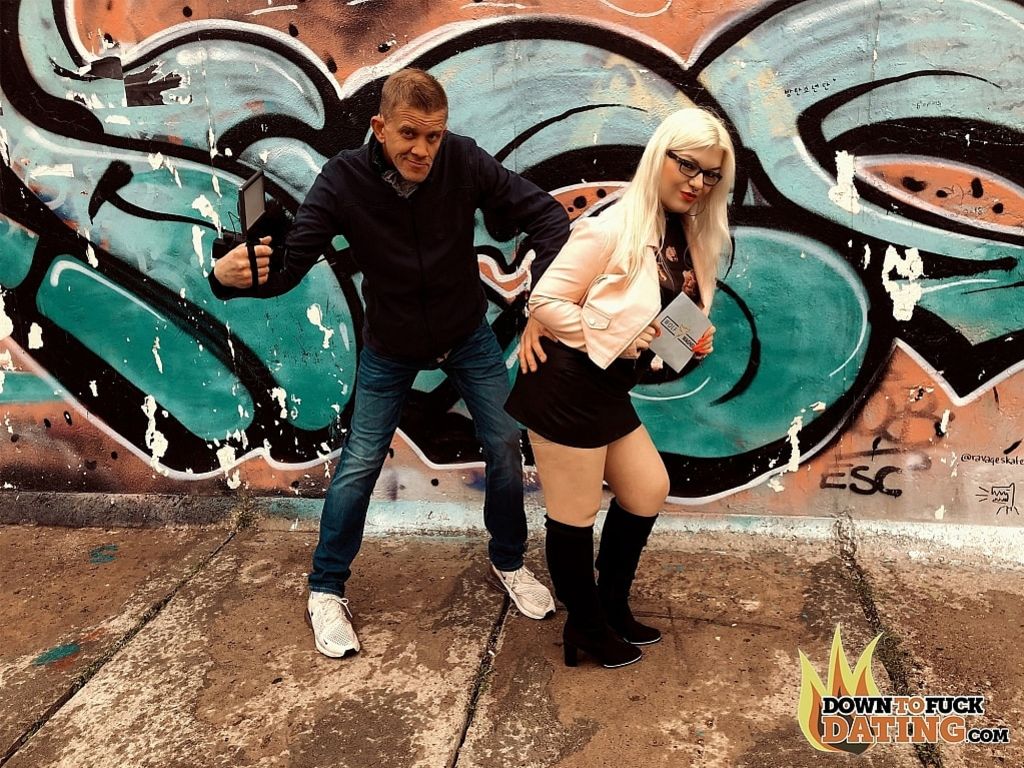 Mariella Sun: Frisky On The First Date