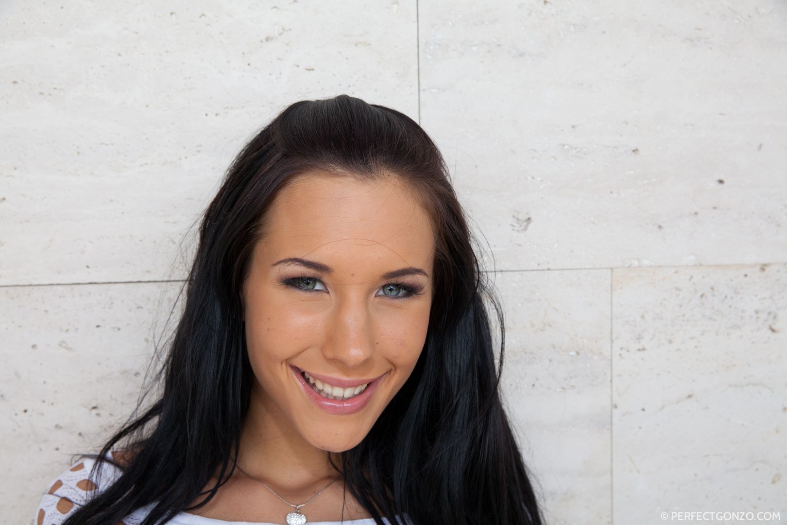 Kyra Hot 2