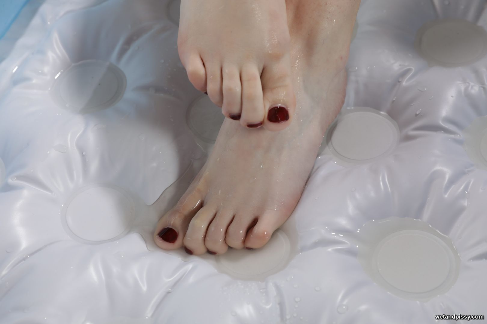 SWEET ANGELINA — PLAYING IN THE PADDLING POOL