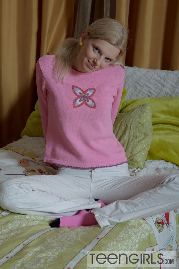 Playful Teen Girl Phoebe Offers Her Asshole to Her BF