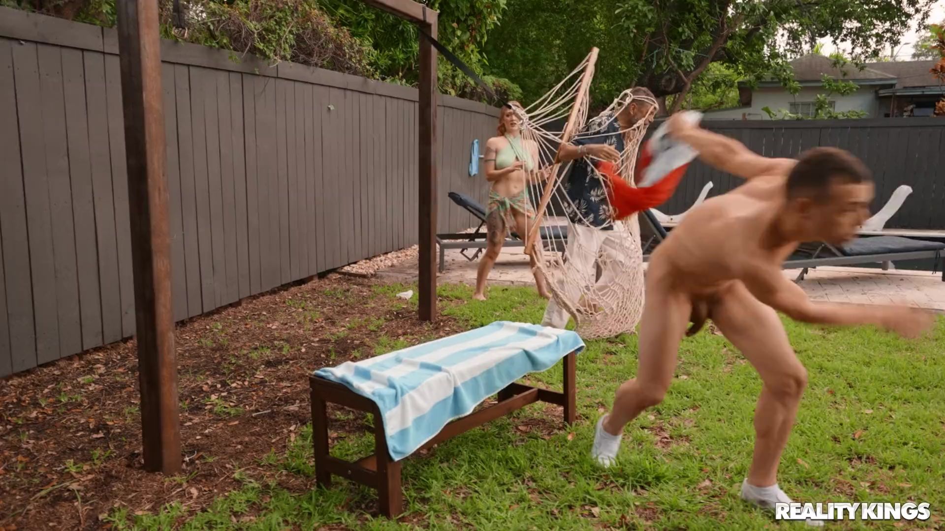 Nosy Neighbor, Hammock Shaker Part 1