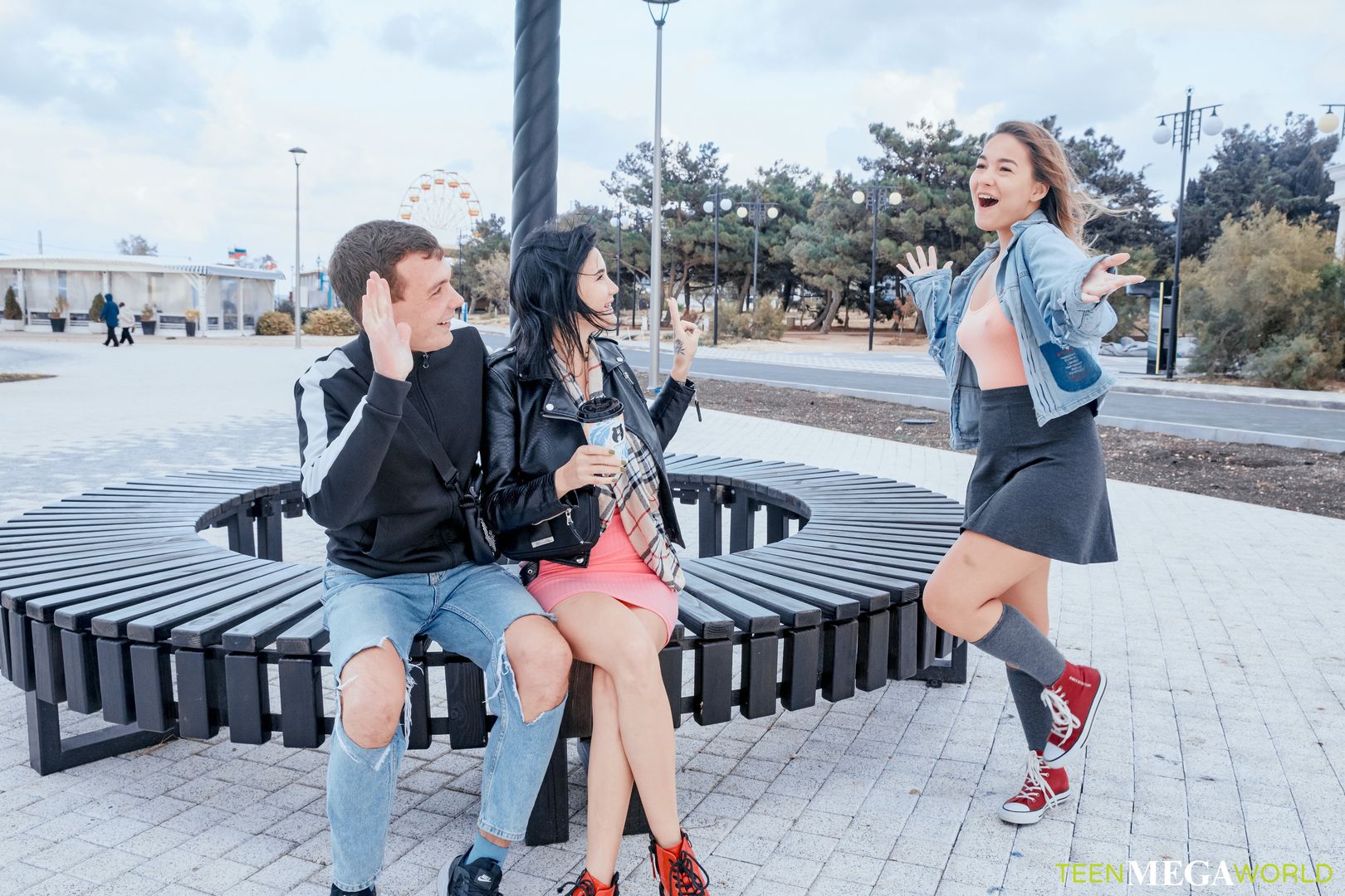 Lad enjoys two bisexual cuties