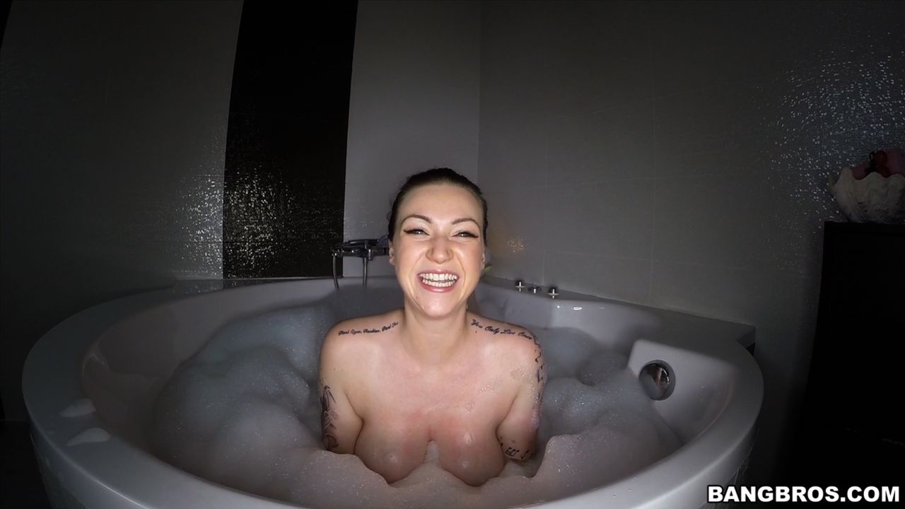 Harmony Reigns Over That Cock