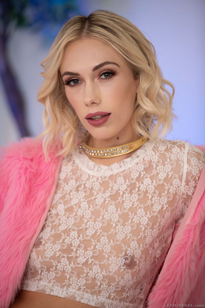 Sky Pierce: Submissive Squirter Fucked