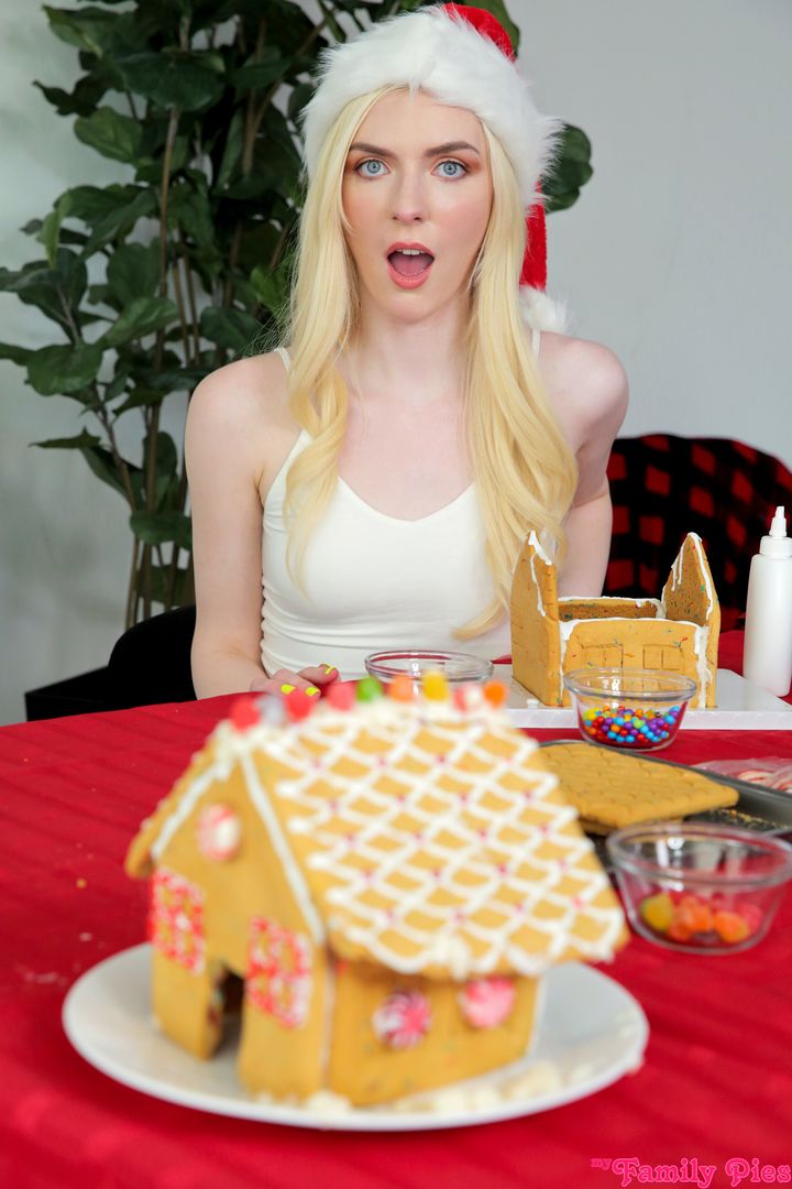 My Stepbrother Put His Penis In A Gingerbread House - S22:E6