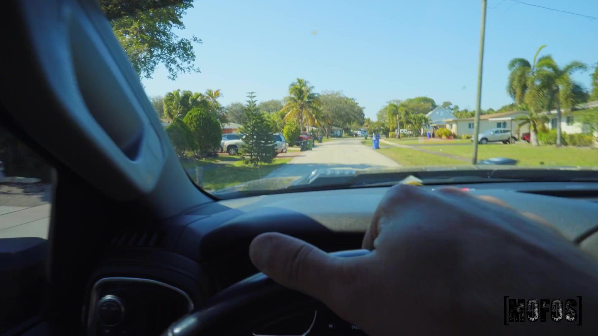 Deliveryman Gives Client a Big Tip