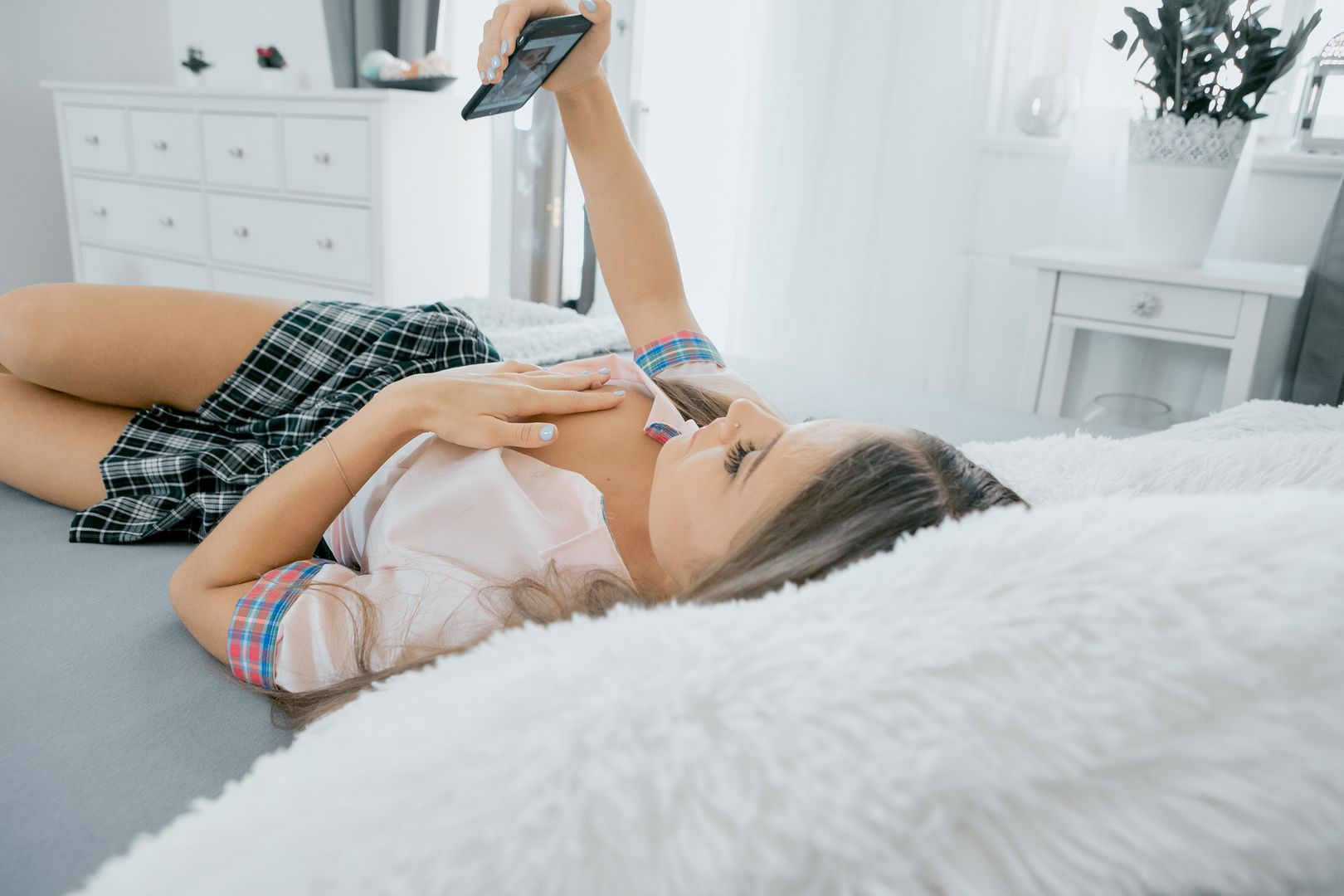 Cutie sucks a dick to get help