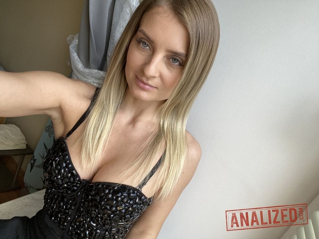 Imanuela: DP Anal And So Much Cum!