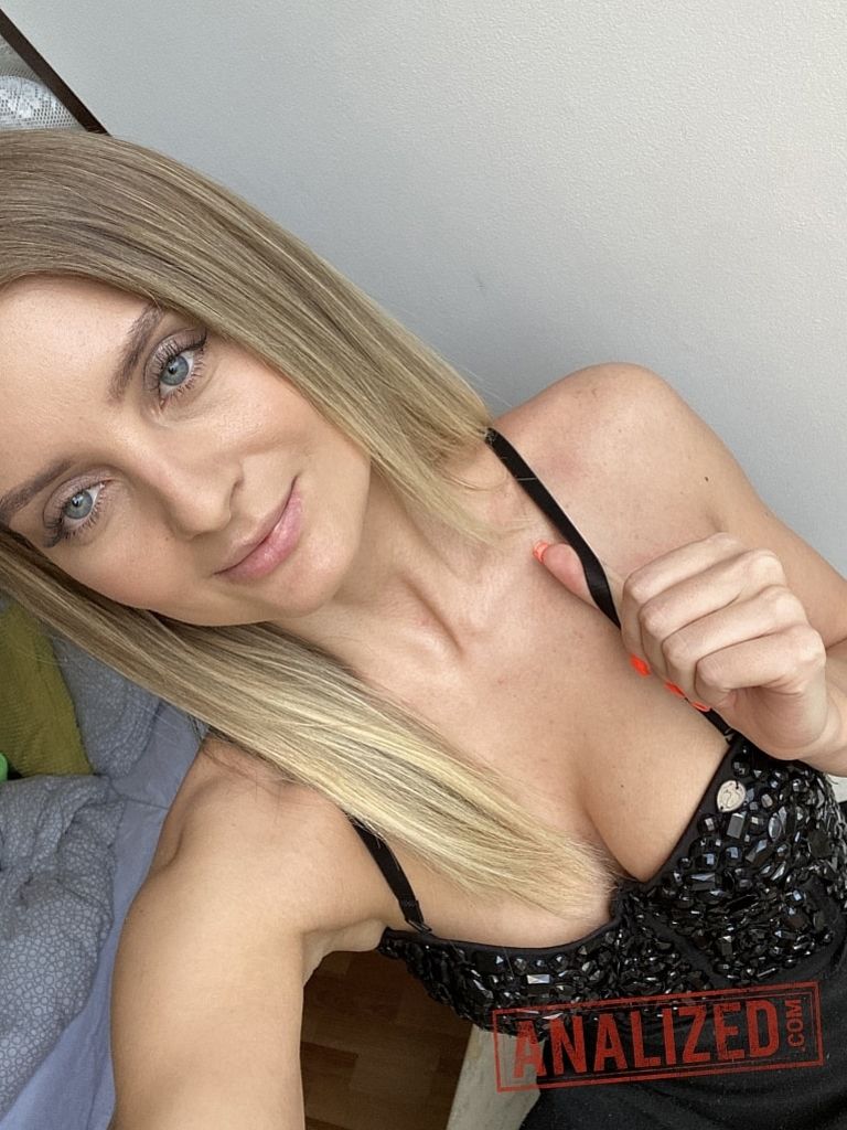 Imanuela: DP Anal And So Much Cum!