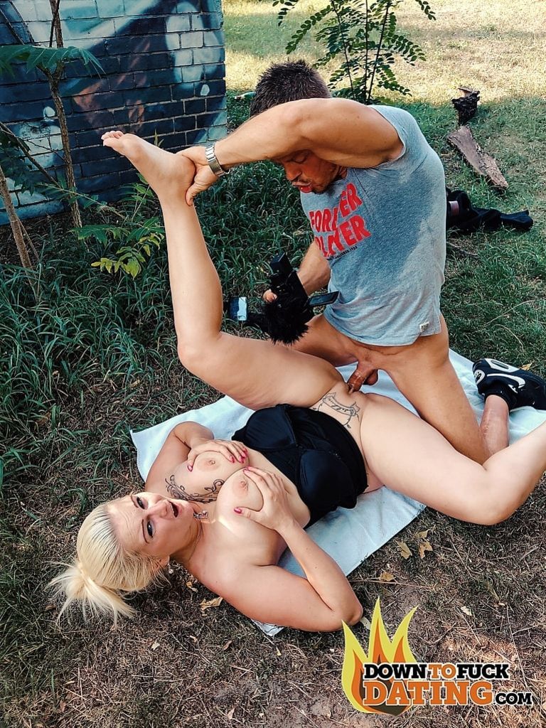 Mia Bitch: Day At The Park