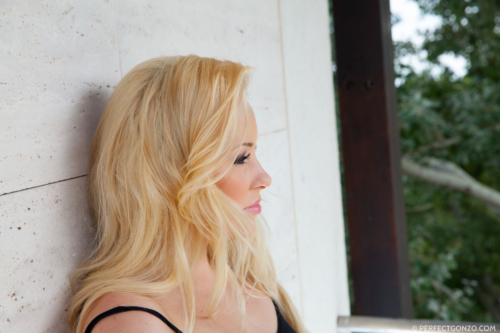Lola Taylor 3