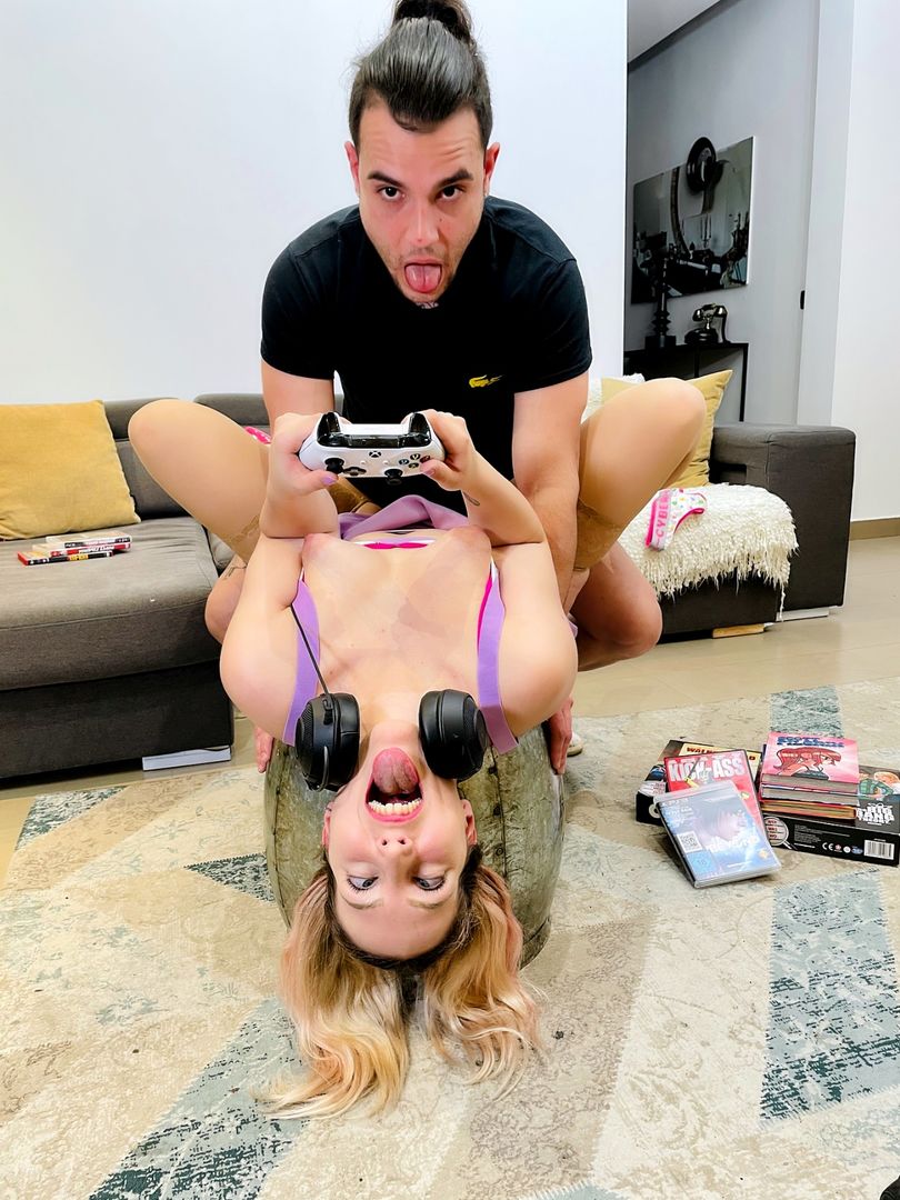 Gamer Railed By Spanish Dude