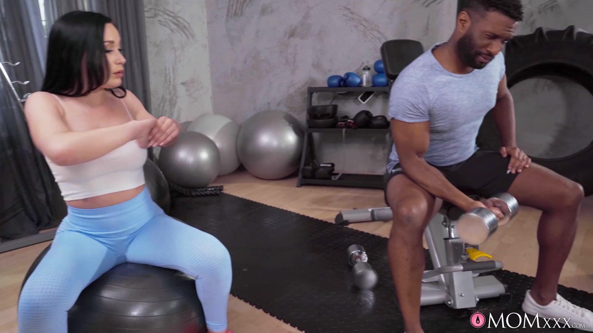 Interracial threesome with gym MILF