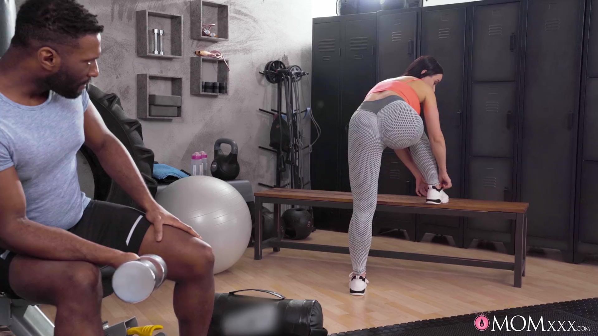 Interracial threesome with gym MILF