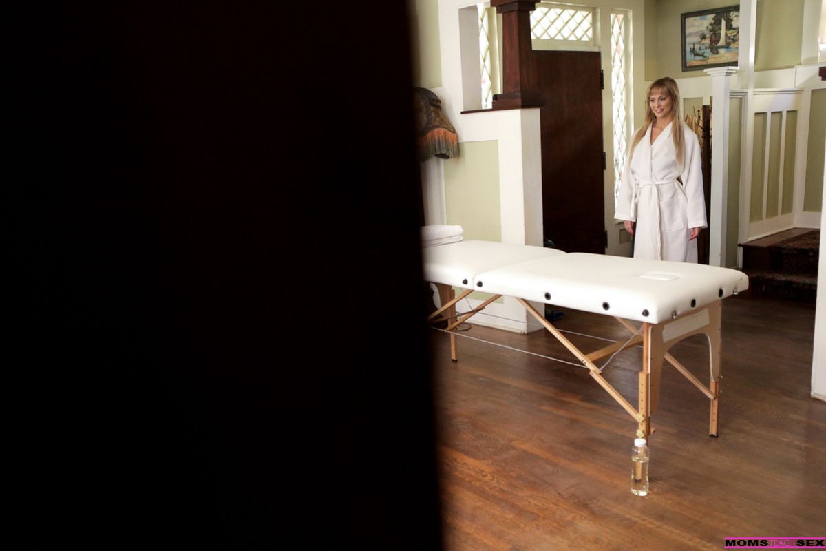 Mothers Day Massage - S8:E4