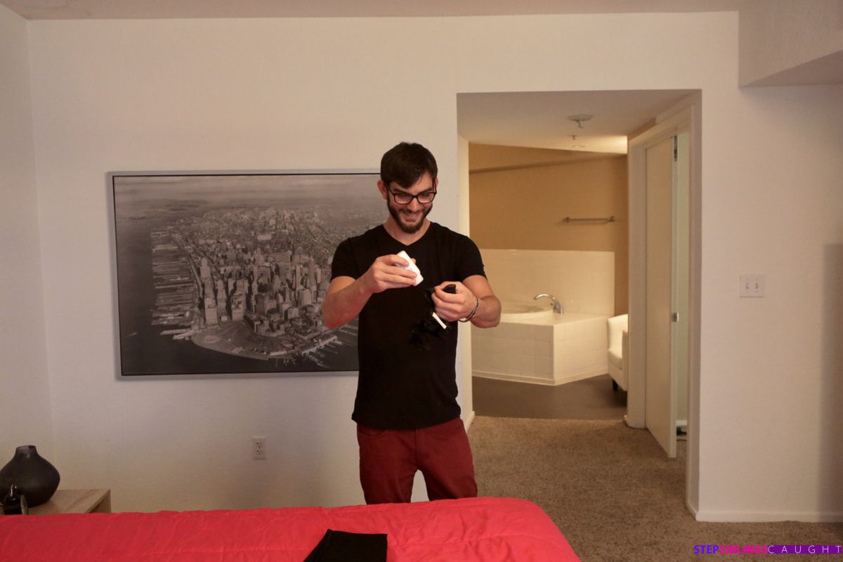 Step Sibling Prank War - S7:E2