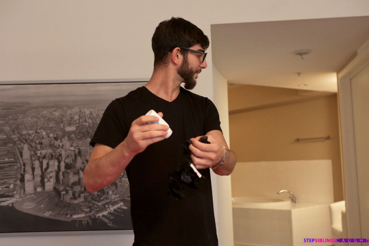 Step Sibling Prank War - S7:E2