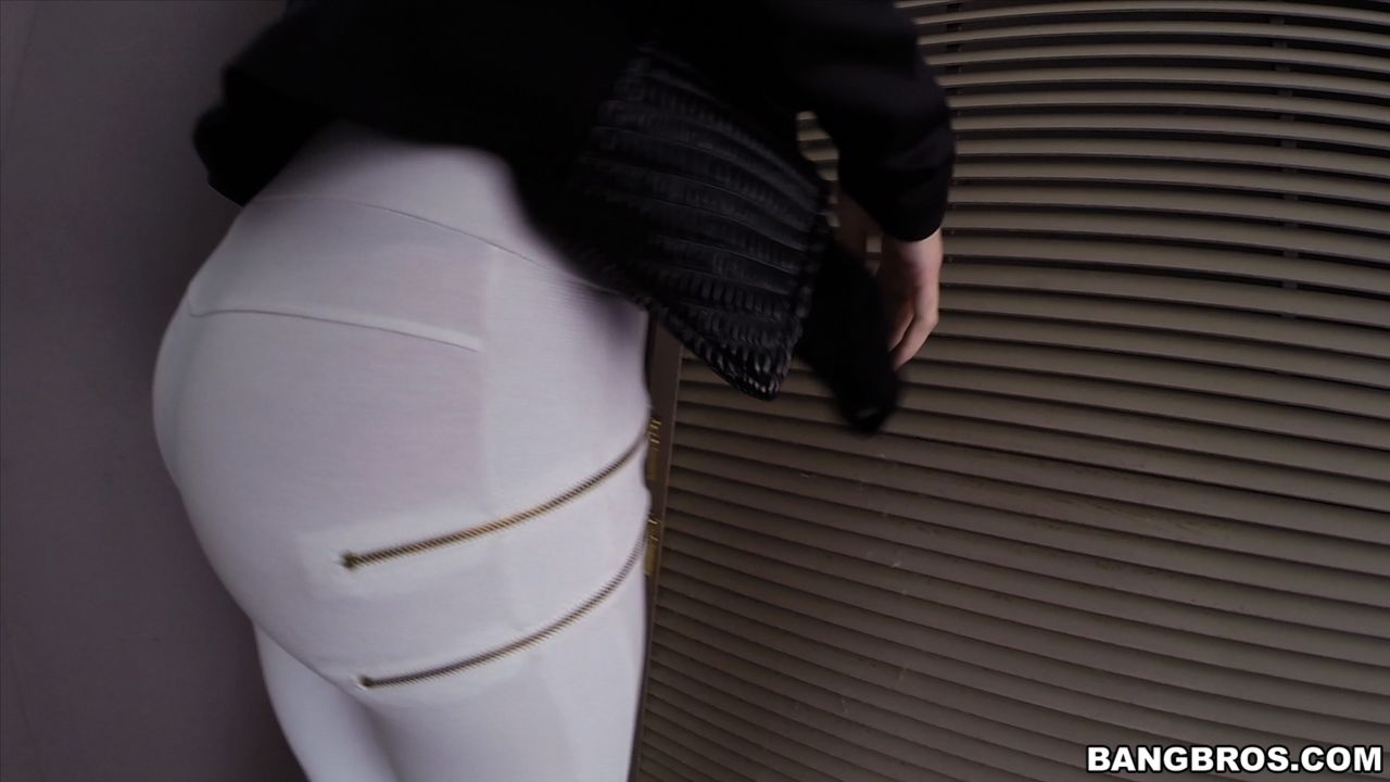 Erica Fontes puts her fuck skills to the test