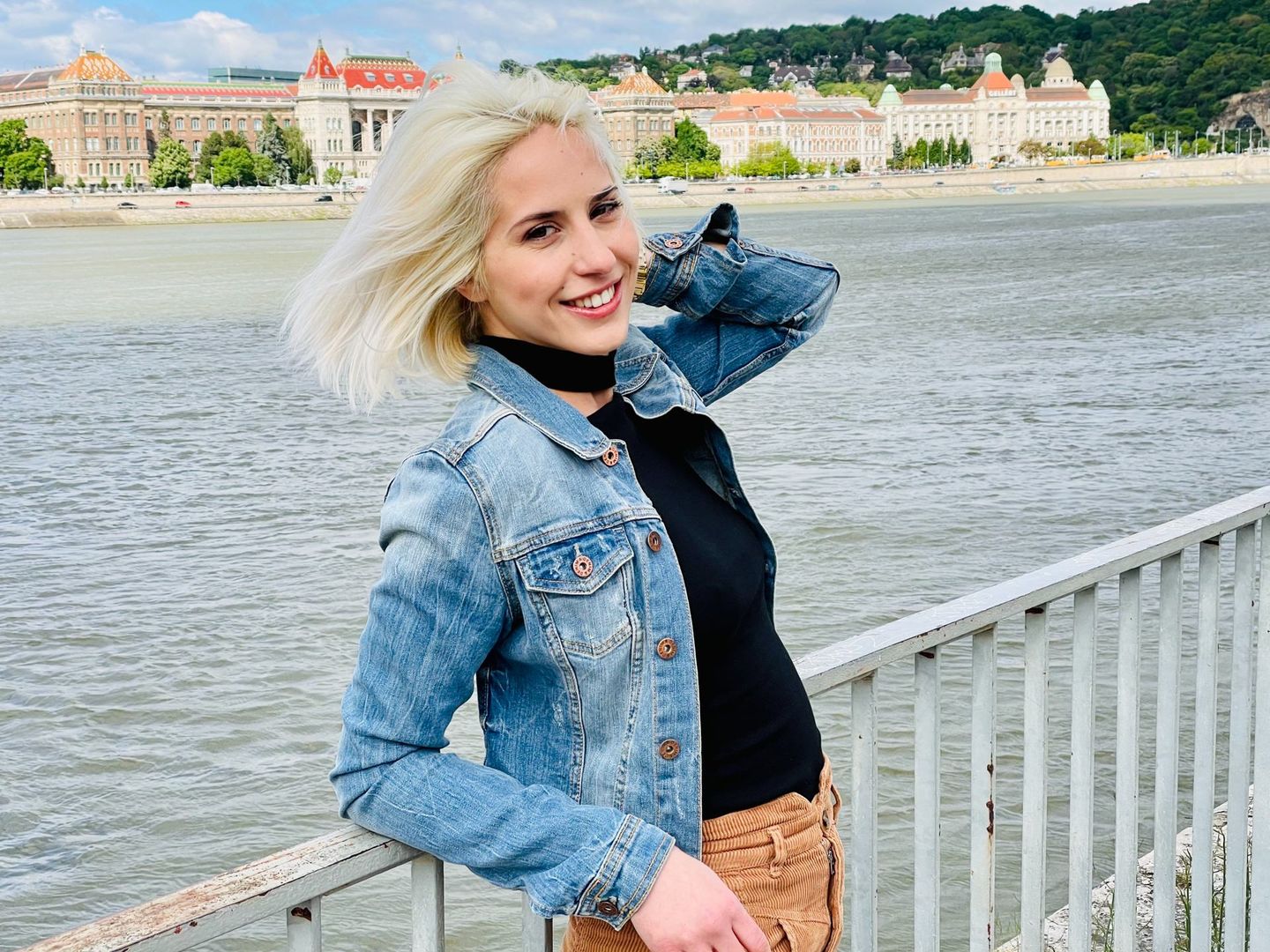 DELICIOUS!!! German Fucks Hungarian on Vacation!