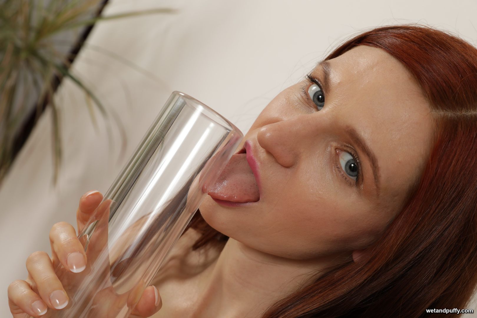 LINA — RAMPANT REDHEAD