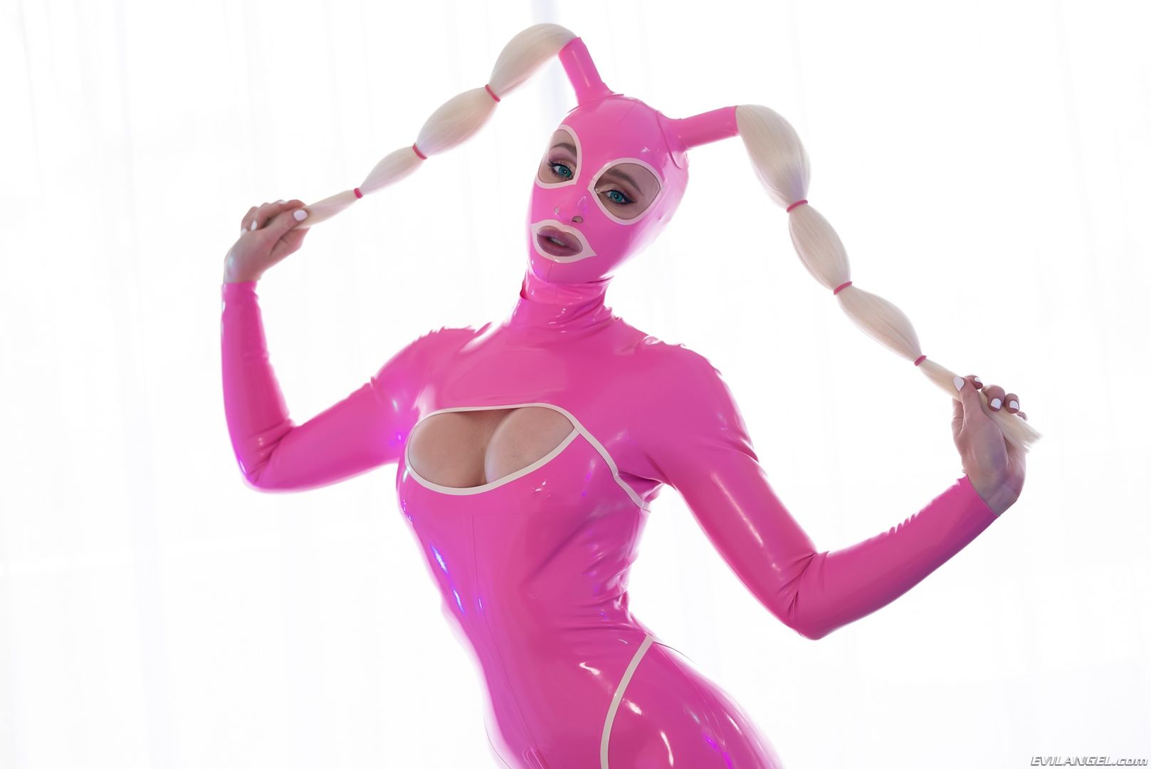 Tasty Latex, Anal Treats & Fuck Machine