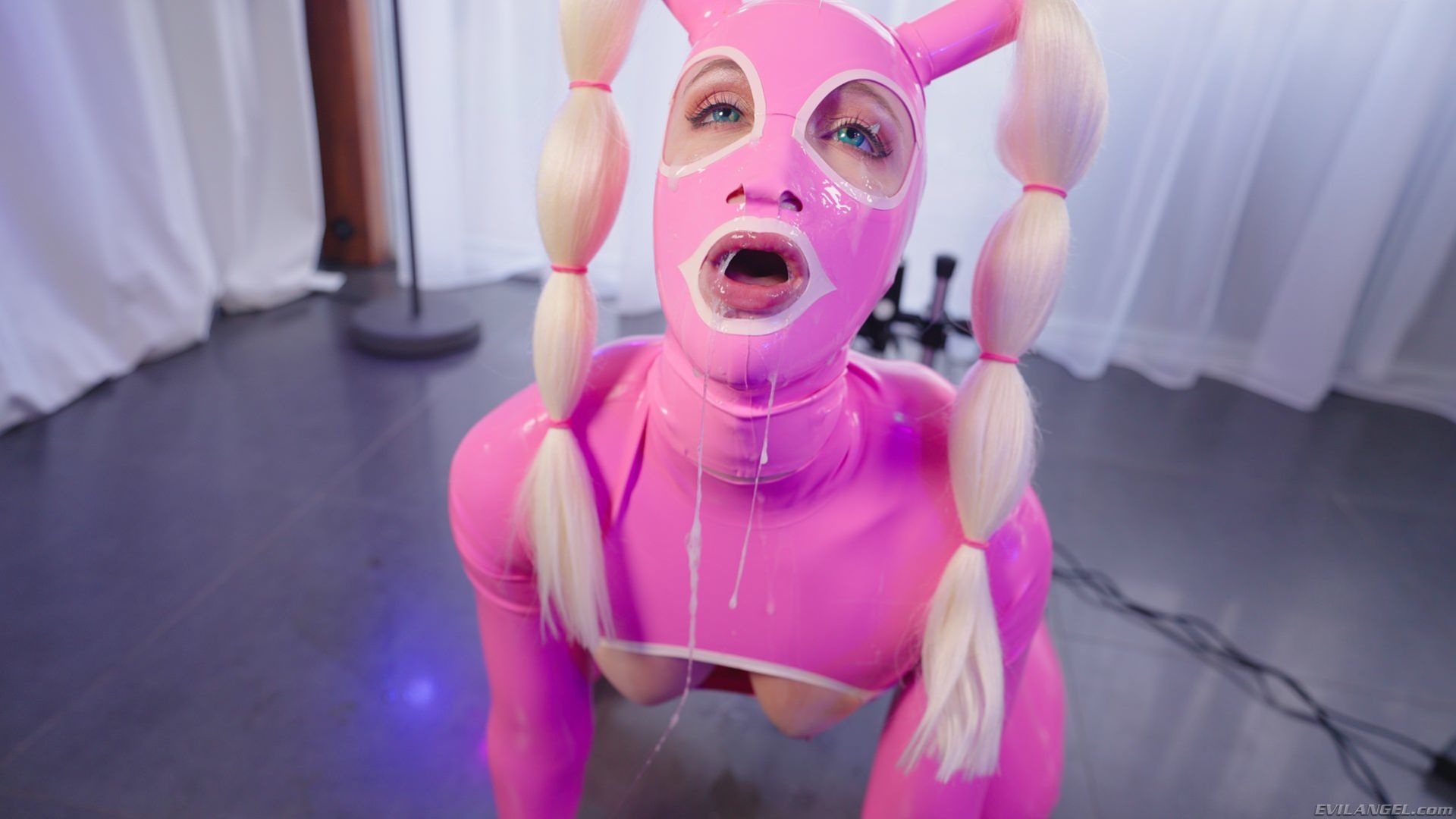 Tasty Latex, Anal Treats & Fuck Machine