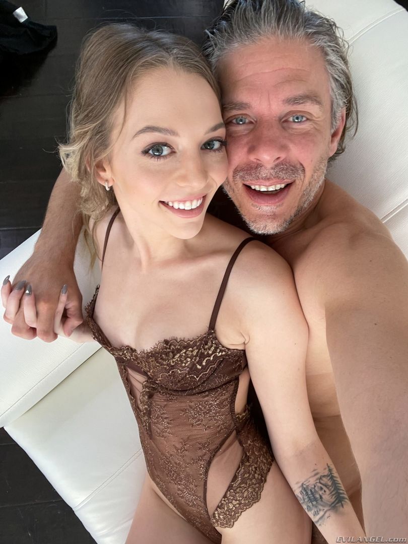 Lily Larimar: XXX Rookie Private Date