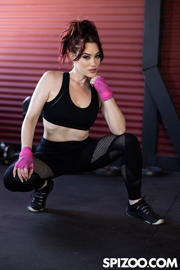 Jessica Ryan Fucks Her Trainer After Intense Workout