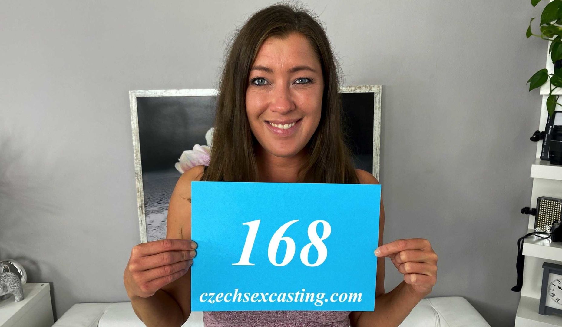 Casting director likes to eat cock  NEW