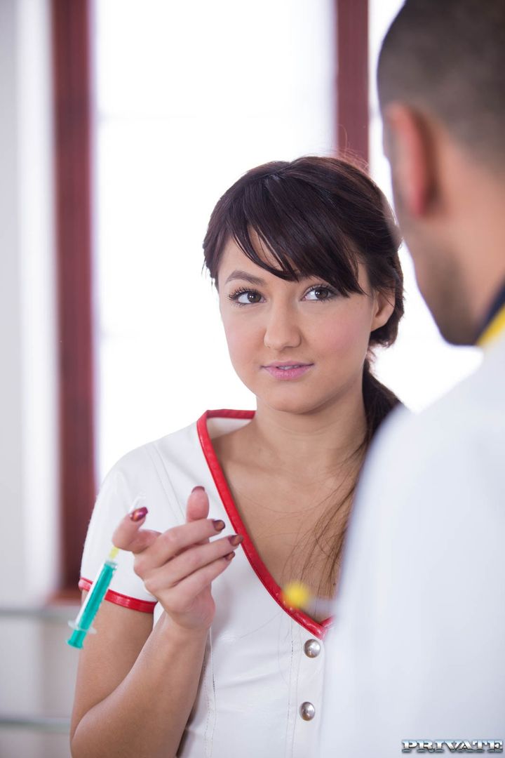 Student Nurse Suzy Rainbow Fucks the Cardiologist