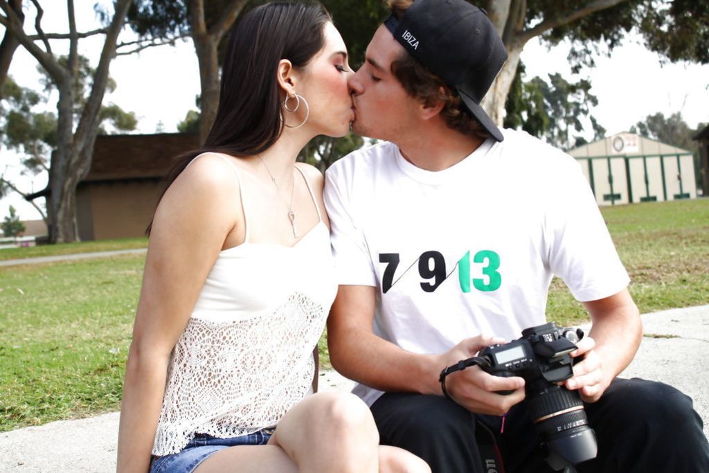 Amazing Teen Rachel Rose Fucks Tyler Nixon