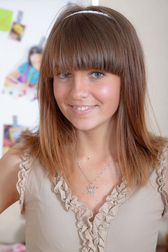 Dainty Teen Brunette Gets Her Shaved Pussy Licked...