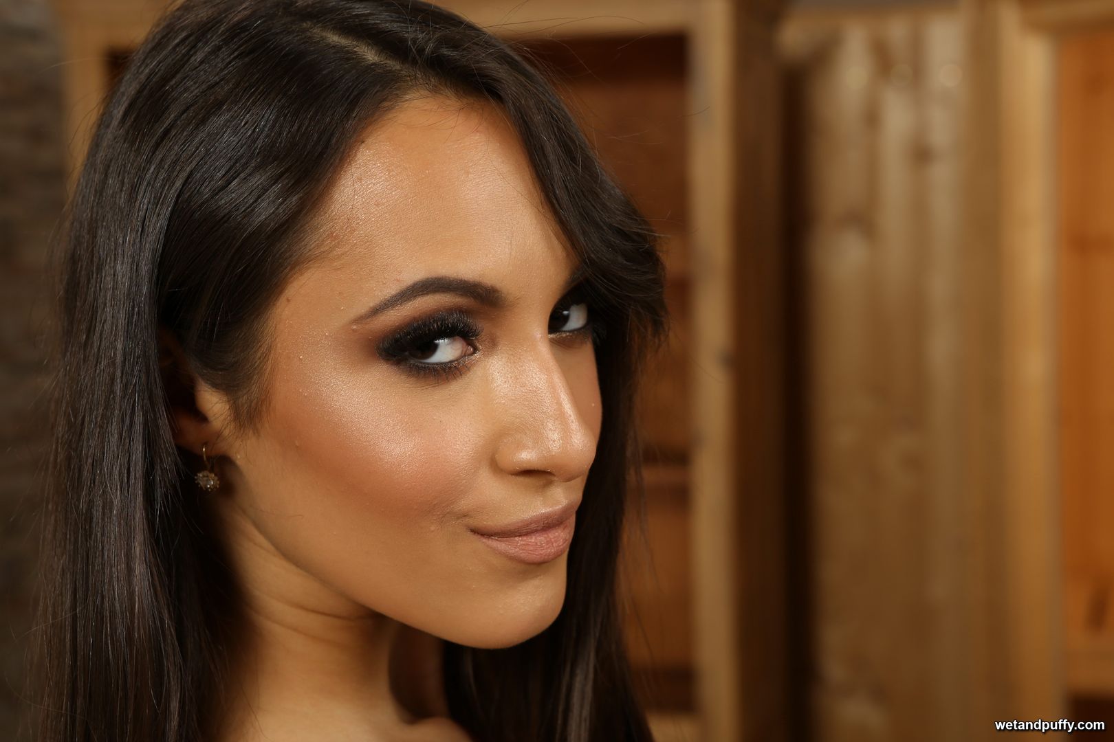 MISHEL DARK — OILED UP TO PUMP