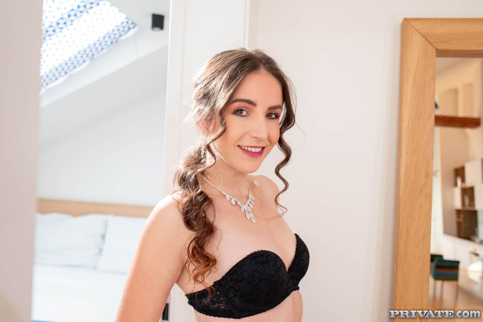Lexi Dona and Lenna de Ross Star in an Anal Threesome