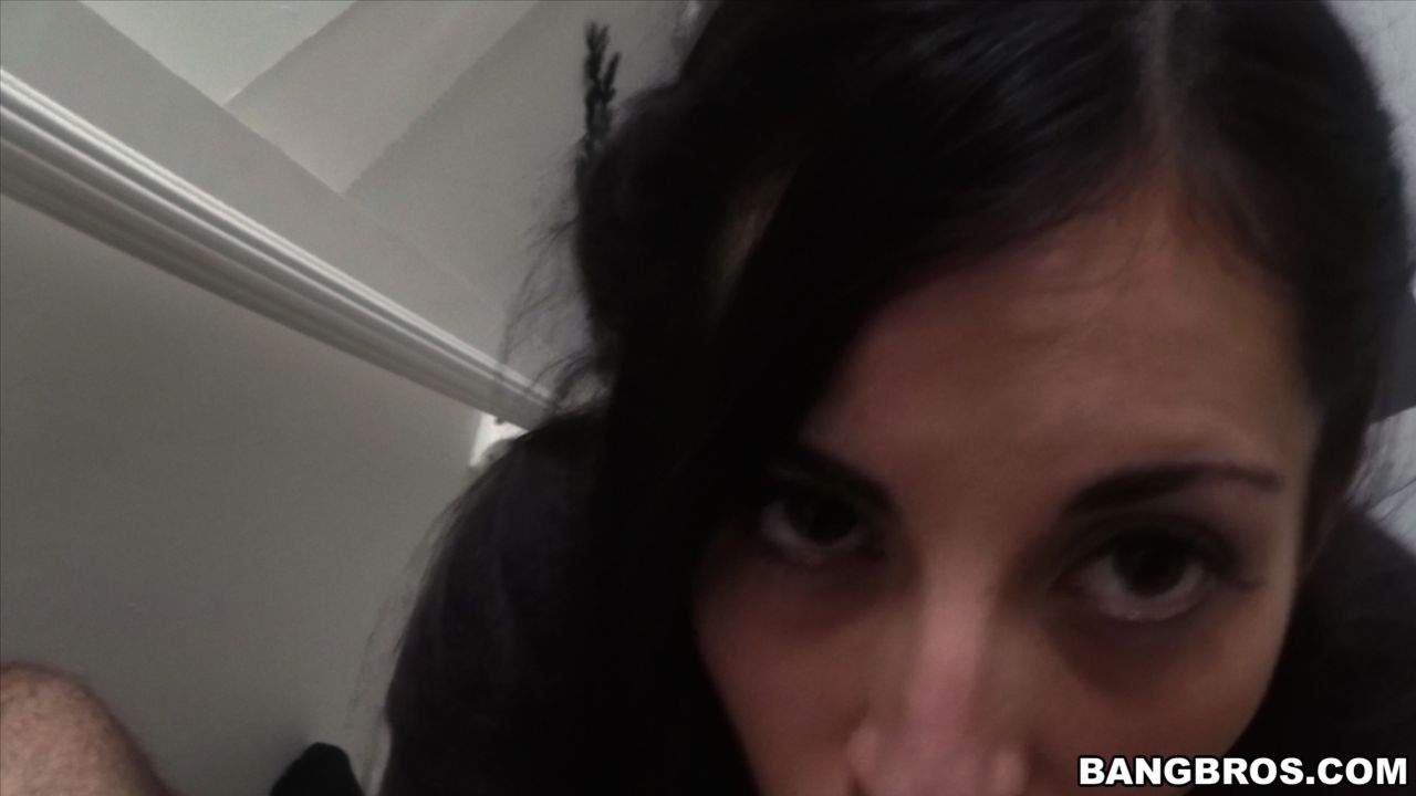 Latina Milf gives great bj's