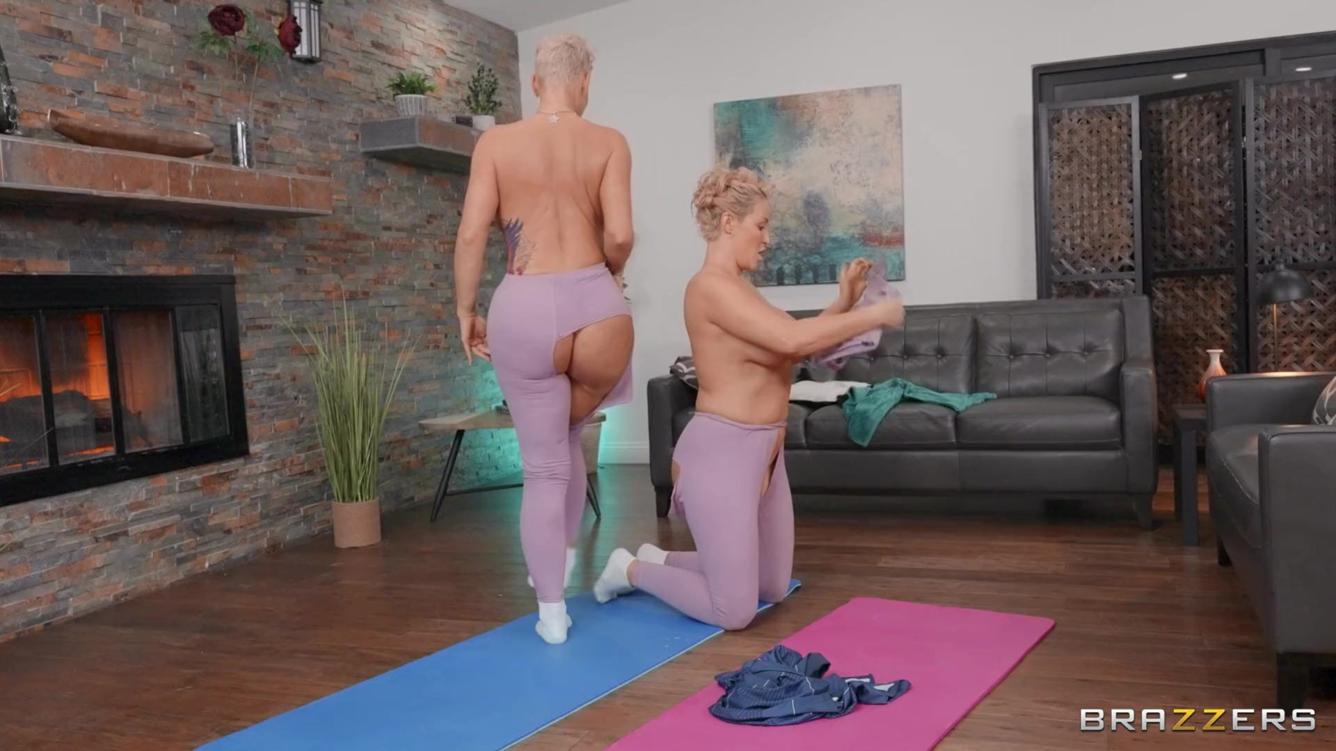 Fucking The MILF And Her Lookalike Trainer